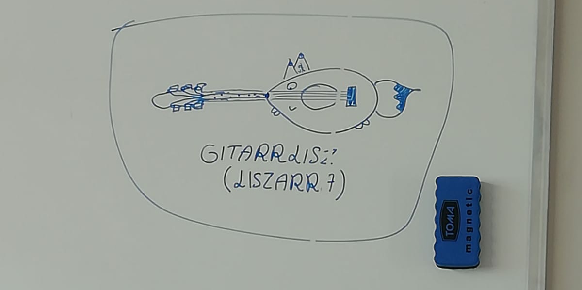 Lisz with guitar